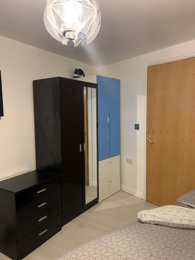 Room Near City ลอนดอน ภายนอก รูปภาพ