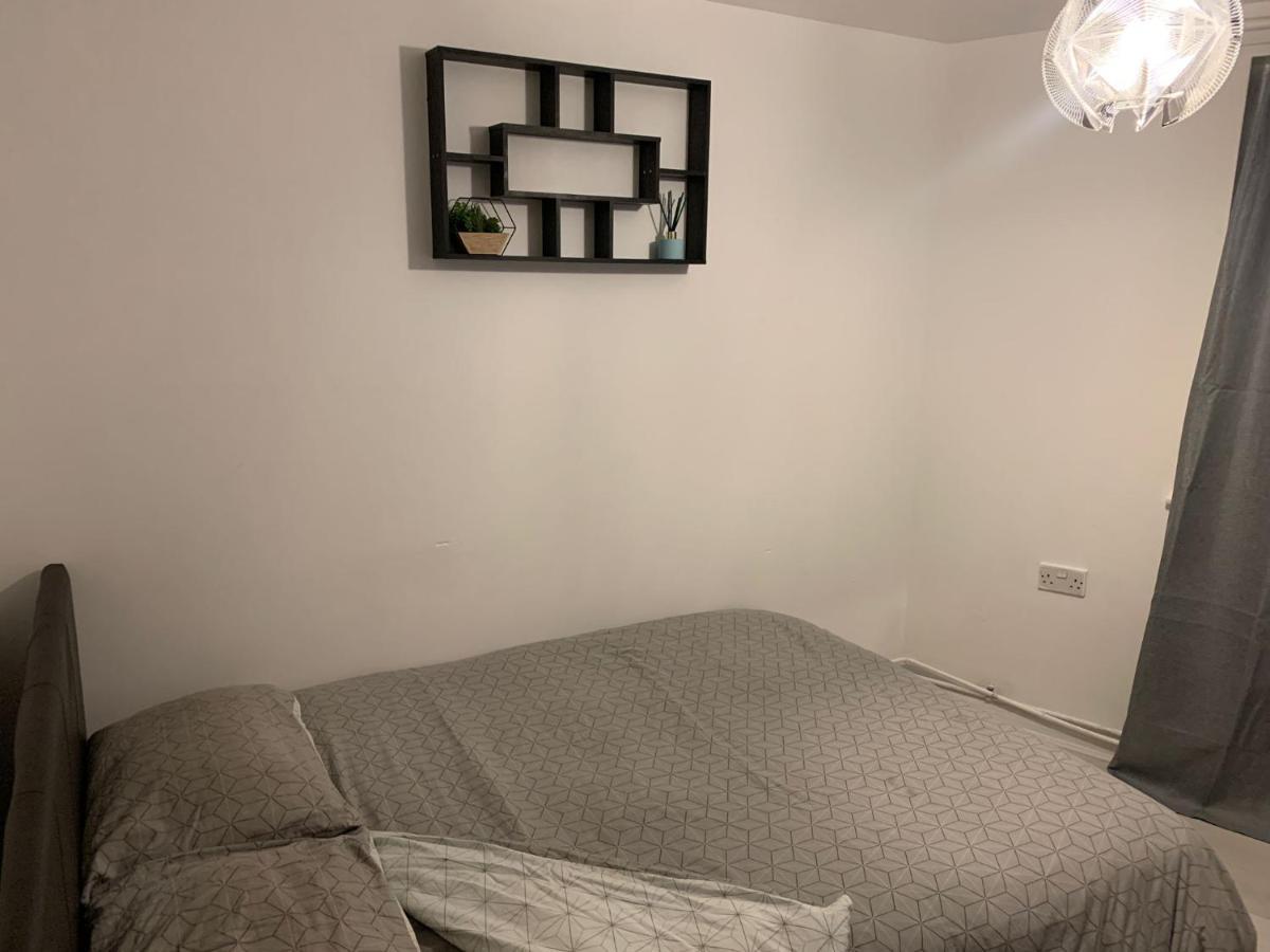Room Near City ลอนดอน ภายนอก รูปภาพ